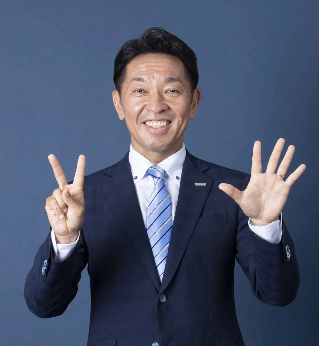 代表取締役　神崎智